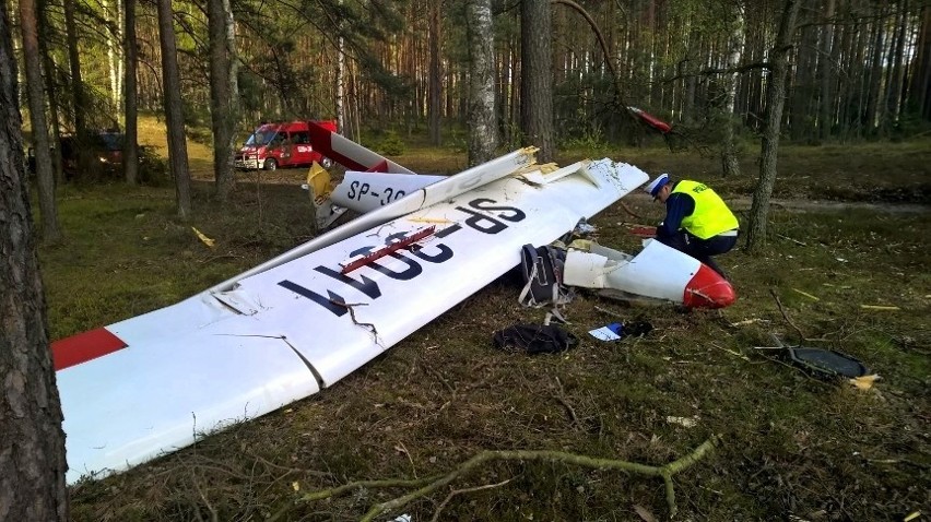 Maszyna musiała awaryjnie lądować w lesie w powiecie...