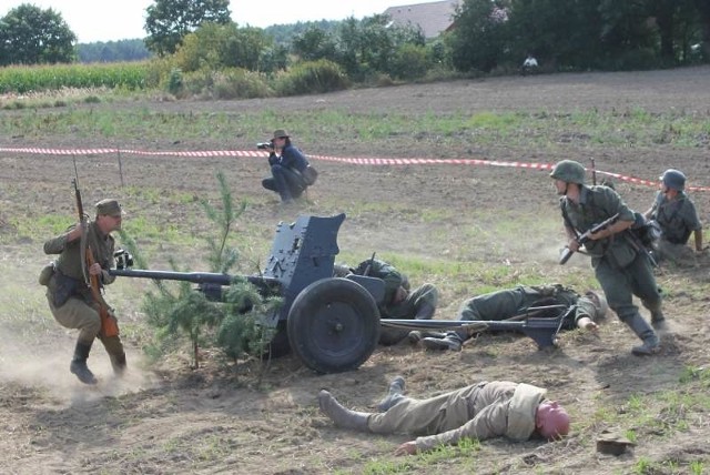 Dwa lata temu Oka zorganizowała inscenizację bitwy pod Lenino.