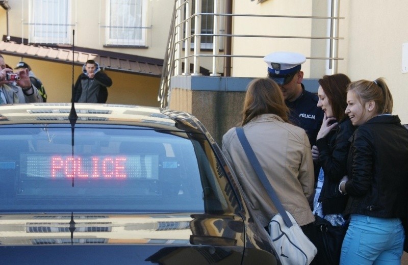 W czwartek zambrowskich policjantów odwiedzili uczniowie...