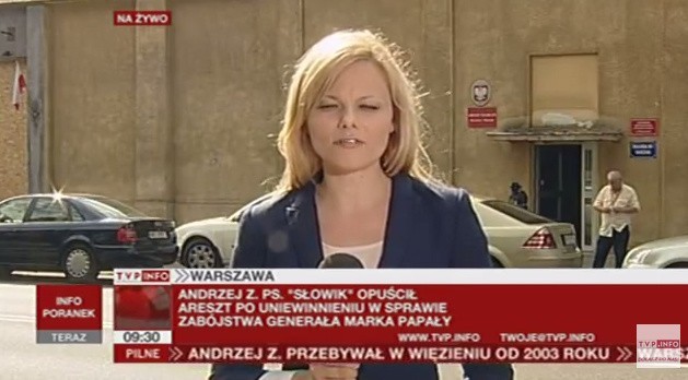 Małgorzata Walczak podczas relacji na  żywo dla TVP.