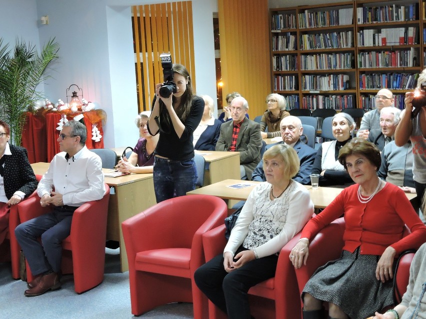 Spotkanie wigilijne w bibliotece w Ostrołęce