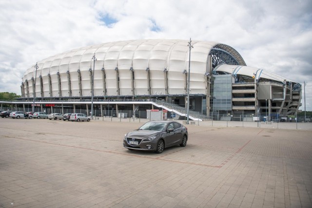 W niedzielę, 28 listopada 2021 r. na Stadionie Miejskim odbędzie się mecz Lech Poznań - Warta Poznań. MPK Poznań wzmocni transport publiczny. W rejonie ul. Bułgarskiej wprowadzone zostaną także zmiany w ruchu