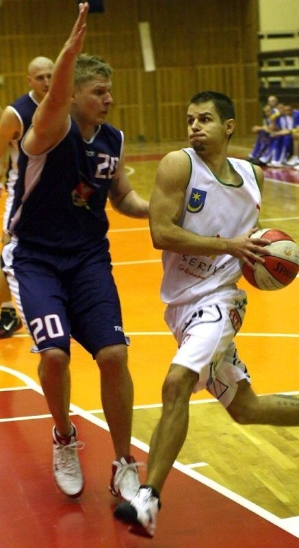 Były koszykarz Siarki Tarnobrzeg i Stali Stalowa Wola Marcin Malcherczyk (z nr 20) w przyszłym sezonie reprezentował będzie barwy Big Staru Tychy.