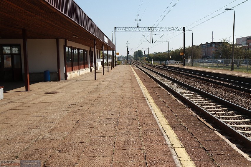 Na stacji są dwa perony, tak obecnie wyglądają.