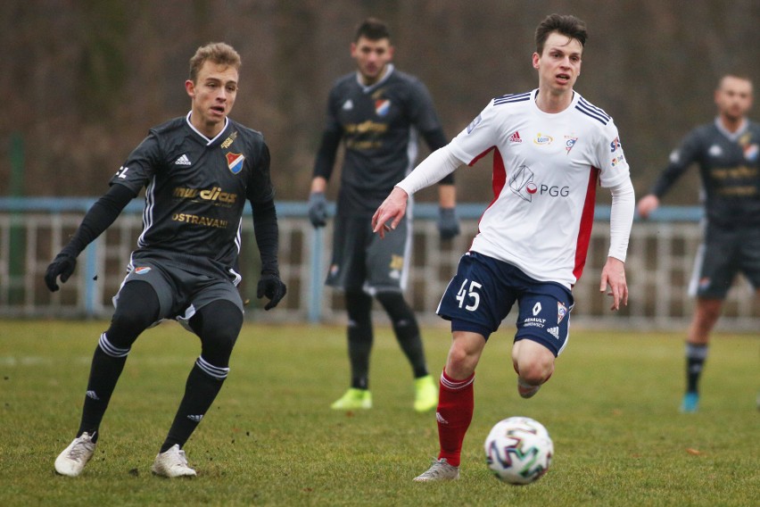 Górnik Zabrze – Banik Ostrawa 2:1. Zwycięstwo Górnika w Bieruniu bez Igora Angulo. Nie zagrał też Erik Jirka. Milan Baros w składzie Banika