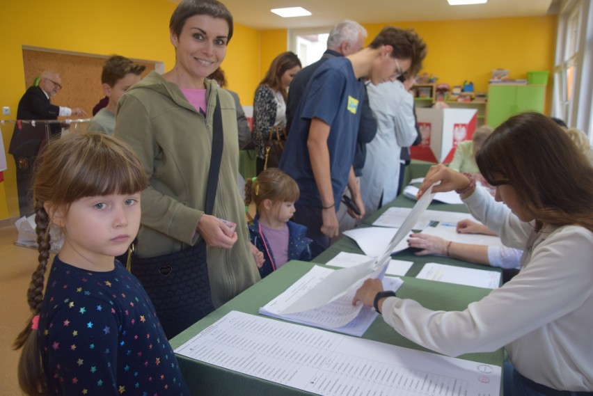 Wybory do Sejmu i Senatu w Tychach przy ulicy Tołstoja