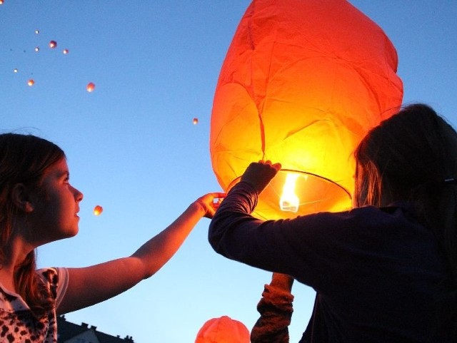 Akcja puszczania lampionów na Ślichowicach.