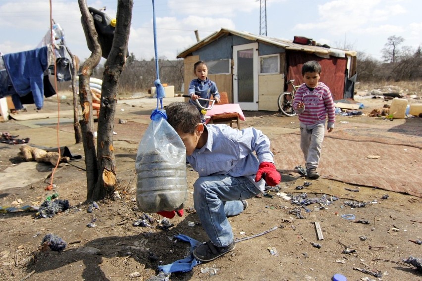 Internauci: Nie wycofujcie pozwu w sprawie eksmisji Romów z koczowiska