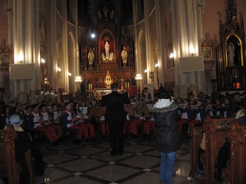 Koncert Młodzieżowej Orkiestry Dętej Grandioso w radomskiej...