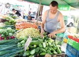 UOKiK analizuje ceny warzyw i owoców. Najwyższe ceny są na zachodzie kraju. Urząd bada też relacje małych rolników z skupami i producentami 