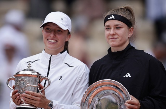 Iga Świątek i Karolina Muchova stoczyły zacięty pojedynek w finale turnieju French Open.