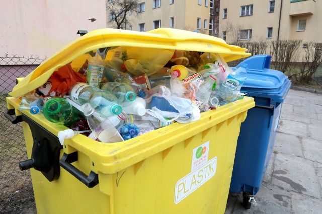 "Produkujemy" coraz mniej śmieci, a coraz więcej segregujemy. W 2014 roku szczecinianie posegregowali 16,5 tys. ton odpadów. To aż o 70 procent więcej niż rok wcześniej