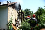 Pożar domu przy ul. Modrzewiowej w Lublinie. Ogień gasiło siedem zastępów straży 