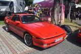 Co za fury! Na rybnickim kampusie odbywa się zlot samochodów ROW Car Show. Biorą w nim udział auta po tuningu. Walczą o nagrody