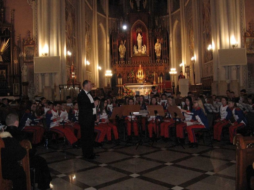 Koncert Młodzieżowej Orkiestry Dętej Grandioso w radomskiej...