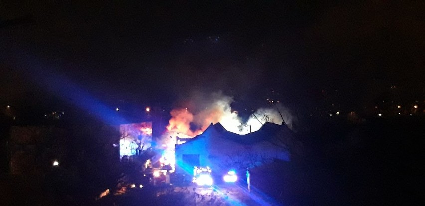 Pożar w halach ZNTK wybuchł wieczorem w sobotę, 1 lutego...