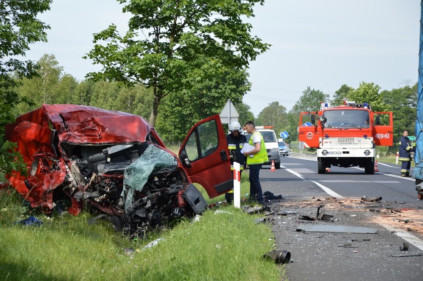 Wypadek koło Szczercowa. Jedna osoba zginęła w zderzeniu na DK 74