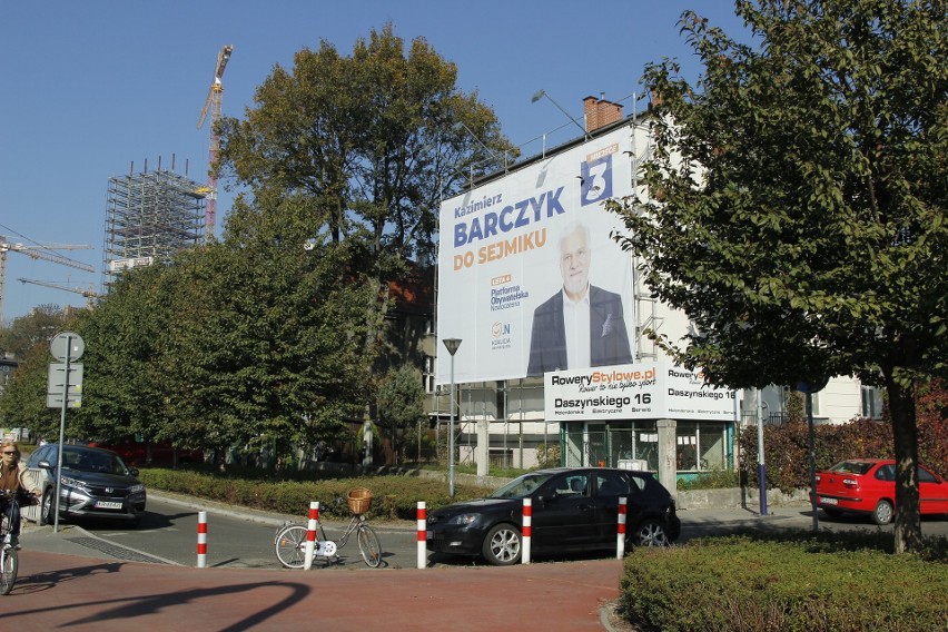 Wybory samorządowe 2018 w Małopolsce. Bitwa na plakaty, czyli wyborczy krajobraz Małopolski. Na kampanię nie szczędzą grosza