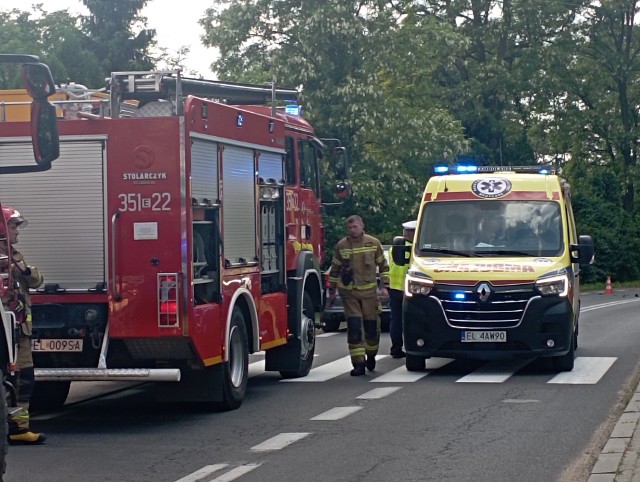Trwa ustalanie przyczyn wypadku, do którego doszło tuż po godzinie 14 w Dąbrowicach, w gminie Maków