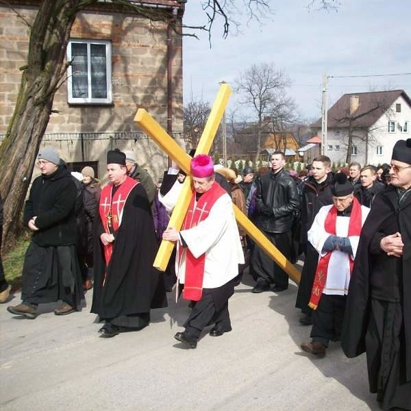 Uroczystości prowadził biskup sandomierski Andrzej Dzięga. 