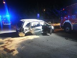 Wypadek w Sarbinowie. Opel zafira uderzył w drzewo [ZDJĘCIA]