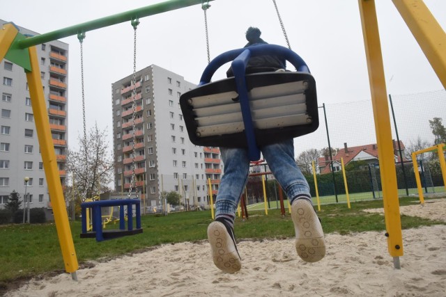 ZUS wypłaca rodzicom kolejne zasiłki opiekuńcze.