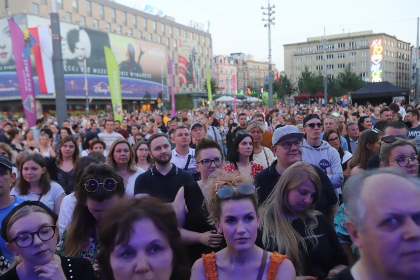 W widowisku Metropolis Silesium, obok aktorów Teatru...