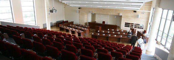 W dużej, amfiteatralnej sali konferencyjnej na 180 miejsc będzie można organizować posiedzenia sejmiku, szkolenia i konferencje.