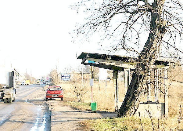 Od decyzji wojewody zależy kiedy przystanek  zostanie przeniesiony. Latarnie będą już w  sierpniu.