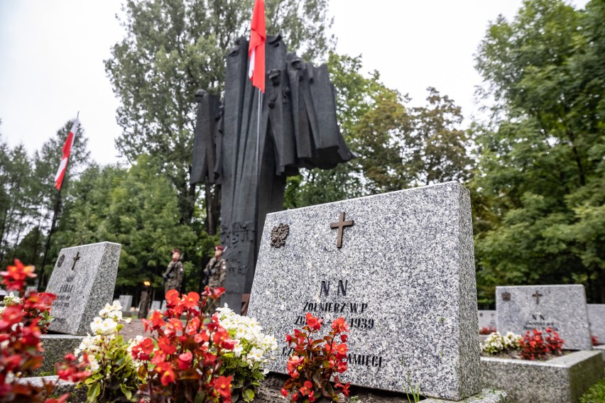 Uroczystości pod pomnikiem Armii „Kraków” w kwaterze...