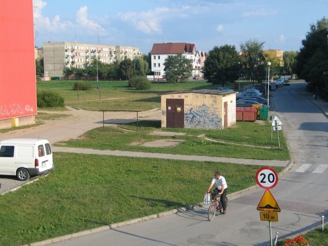 Mieszkańcy Gorzyc liczą na to, że dzięki zmianie warty na stanowisku prezesa spółdzielni przed ich blokami przybędzie placów zabaw i chodników.