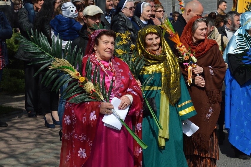 Niedziela Palmowa w Rudniku nad Sanem. Przez osła nie było wjazdu do Jerozolimy