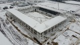 Budowa nowego stadionu w Opolu. Mimo śniegu i mrozu prace trwają nadal. Miasto rozpoczęło też procedurę wynajmu lóż