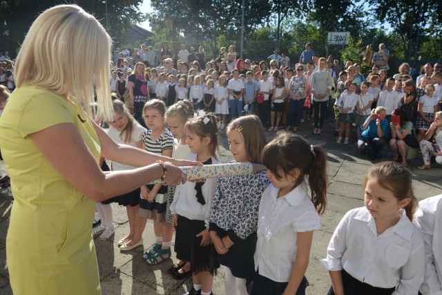 Szkoły podstawowe w wielu przypadkach wchłoną gimnazja, które będą stopniowo wygaszane. Oznacza to przygotowanie przyjęcie VII i VIII klas oraz zapewnienie im pracowni przedmiotowych