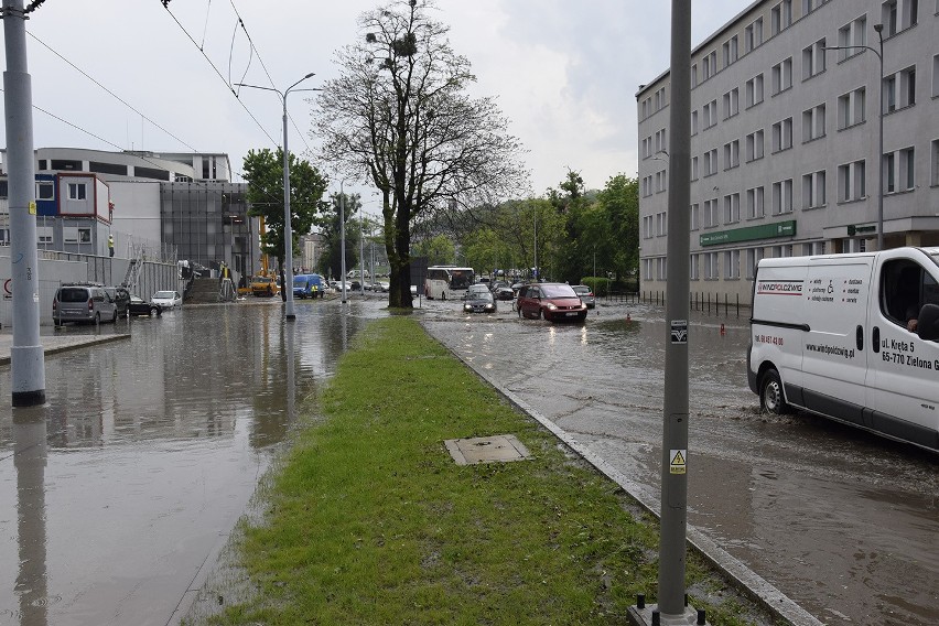 Burza nad Trójmiastem. W piątek 11 maja 2018 przeszła nad Gdańskiem ogromna burza z gradem [zdjęcia, wideo]