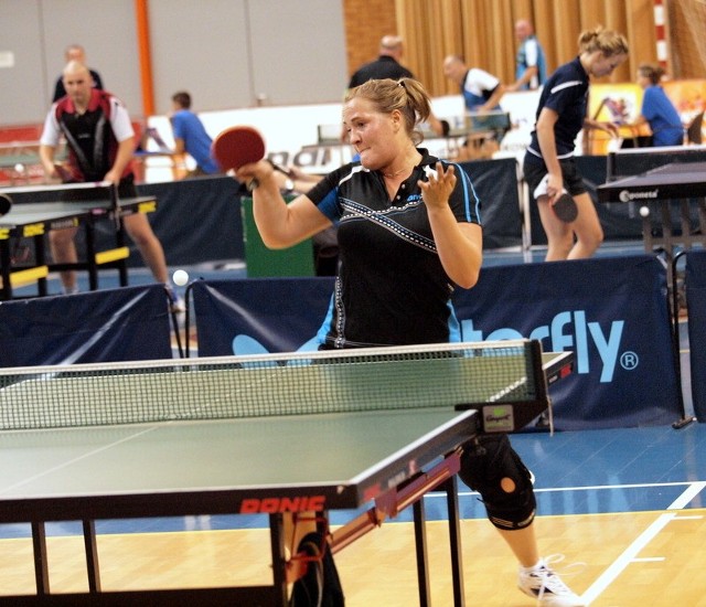 W Mistrzostwach Polski Policji w tenisie stołowym w Świeciu grali nie tylko panowie. Wśród uczestników były też Sylwia Purlis (na zdjęciu) i Małgorzata Sadowska-Śpica.