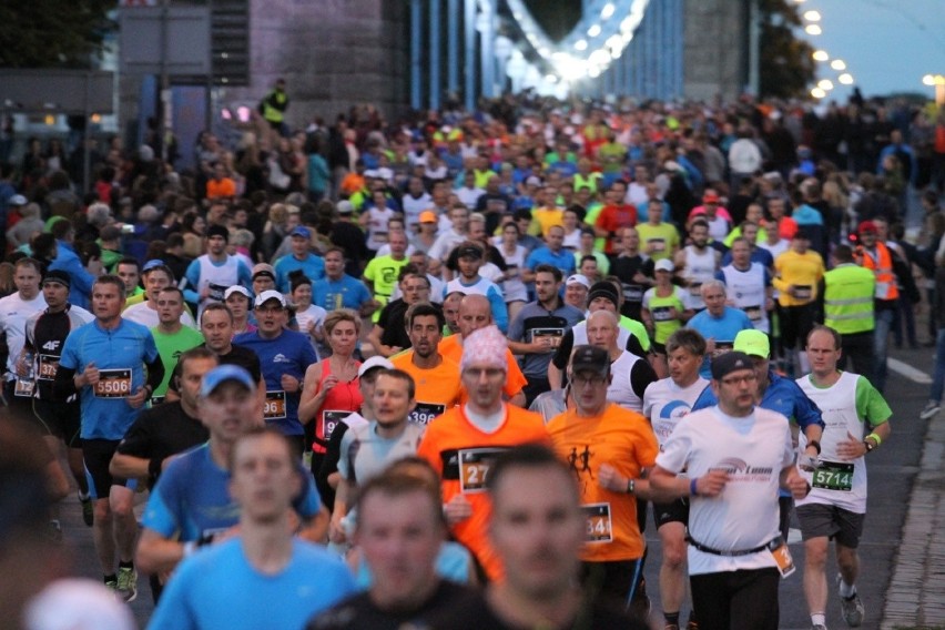 3. Nocny Półmaraton Wrocław wygrał Kenijczyk. Biegło aż 7,5 tys. osób (FILM I MNÓSTWO ZDJĘĆ)
