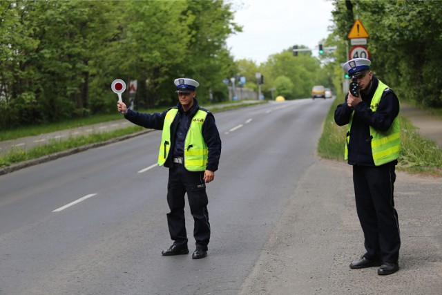 Patrol drogówki w akcji, zdjęcie ilustracyjne