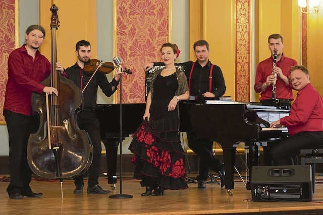 Cortina Tango, czyli (od lewej): Michał Hajduczenia, Jędrzej Rochecki, Magdalena Cysewska, Maciej Drapiński, Mateusz Szwankowski, Robert Matusiak