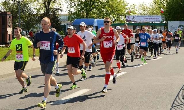 Ubiegłoroczna, druga edycja półmaratonu śladami Bronka Malinowskiego wielu uczestnikom przypadła do gustu. I dzięki temu ta raczkująca impreza zyskała miano złotego biegu