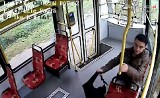 Kim jest mężczyzna z tramwaju linii 17? Skonstruował bombę! [ZDJĘCIA, WIDEO]