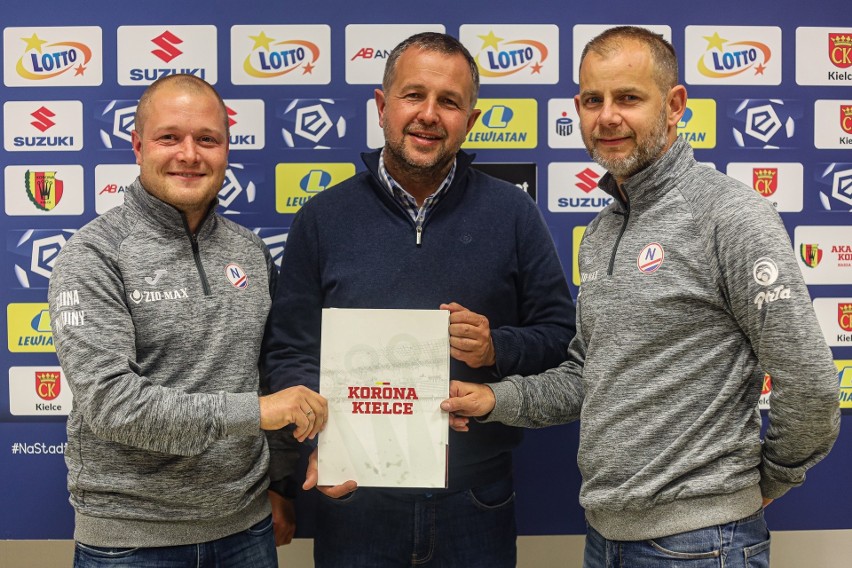 Akademia Korona Kielce ma nowy klub partnerski. Został nim GKS Zio-Max Nowiny. Umowę podpisali Tomasz Wilman i Przemysław Cichoń 