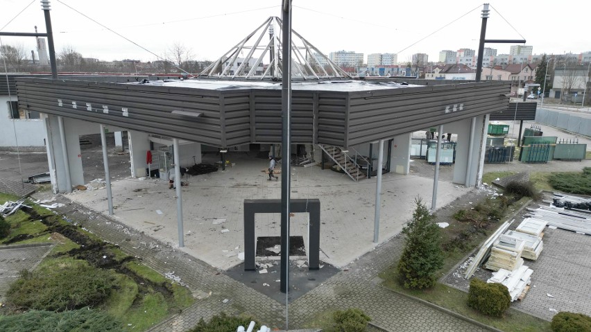 Burzą kultowy salon samochodowy w Kielcach. W jego miejscu powstanie kaskadowy apartamentowiec. Zobacz zdjęcia