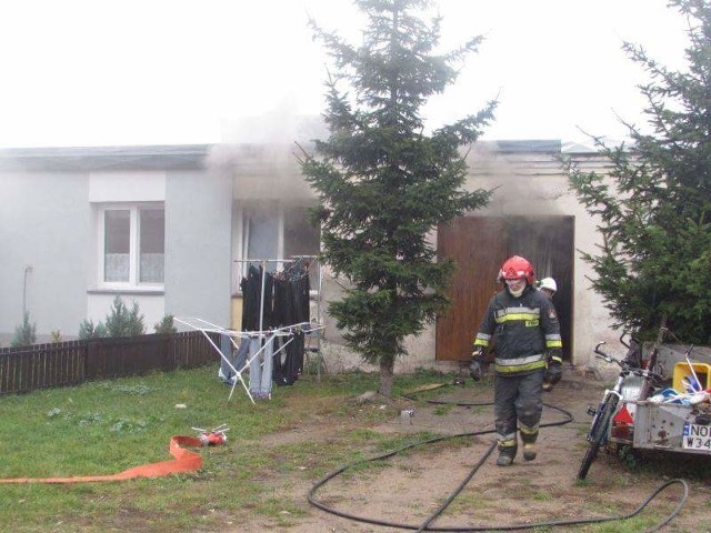W poniedziałek, około godz. 13:30, doszło do pożaru budynku mieszkalnego przy ulicy Szczuki w Szczuczynie.