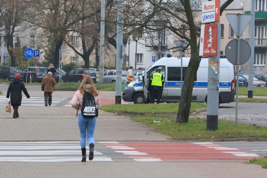 Dzisiaj rano na ulicy Przy Kaszowniku samochód dostawczy...