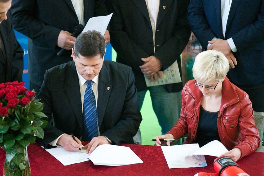 Miasto podpisało umowę z fundacją "Równe Szanse" Dariusza Michalczewskiego