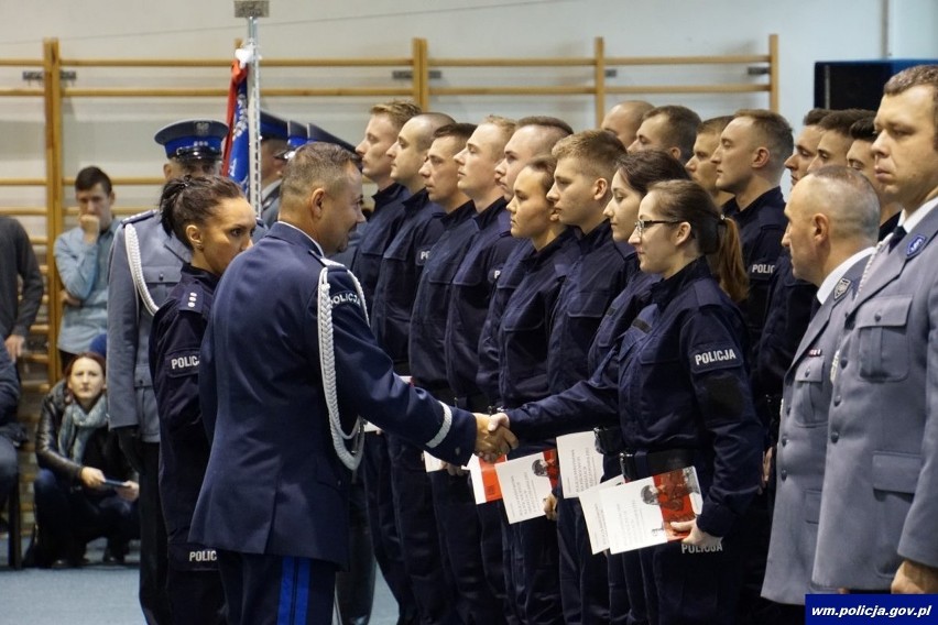 Nowi funkcjonariusze w szeregach warmińsko-mazurskiej policji (zdjęcia)