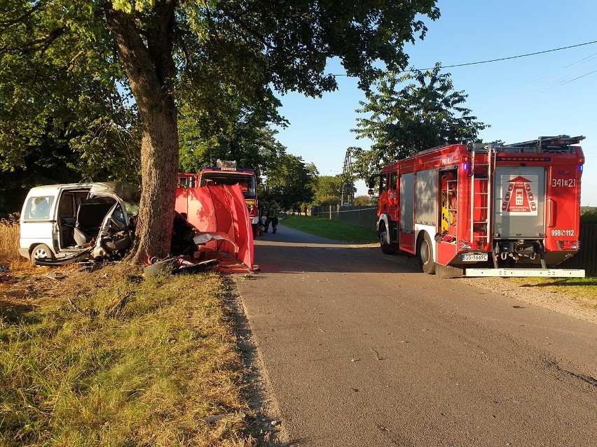 Śmiertelny wypadek drogowy koło Słupska. Nie żyje ojciec i córka [NOWE FAKTY]