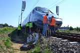 Wypadek Pendolino w Blachowni WIDEO + ZDJĘCIA Kierowca auta cudem przeżył