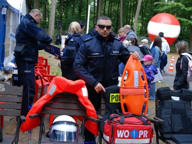 Policjanci przyznają, że liczba utonięć w naszym regionie z roku na rok maleje, ale wciąż jest ich za dużo.